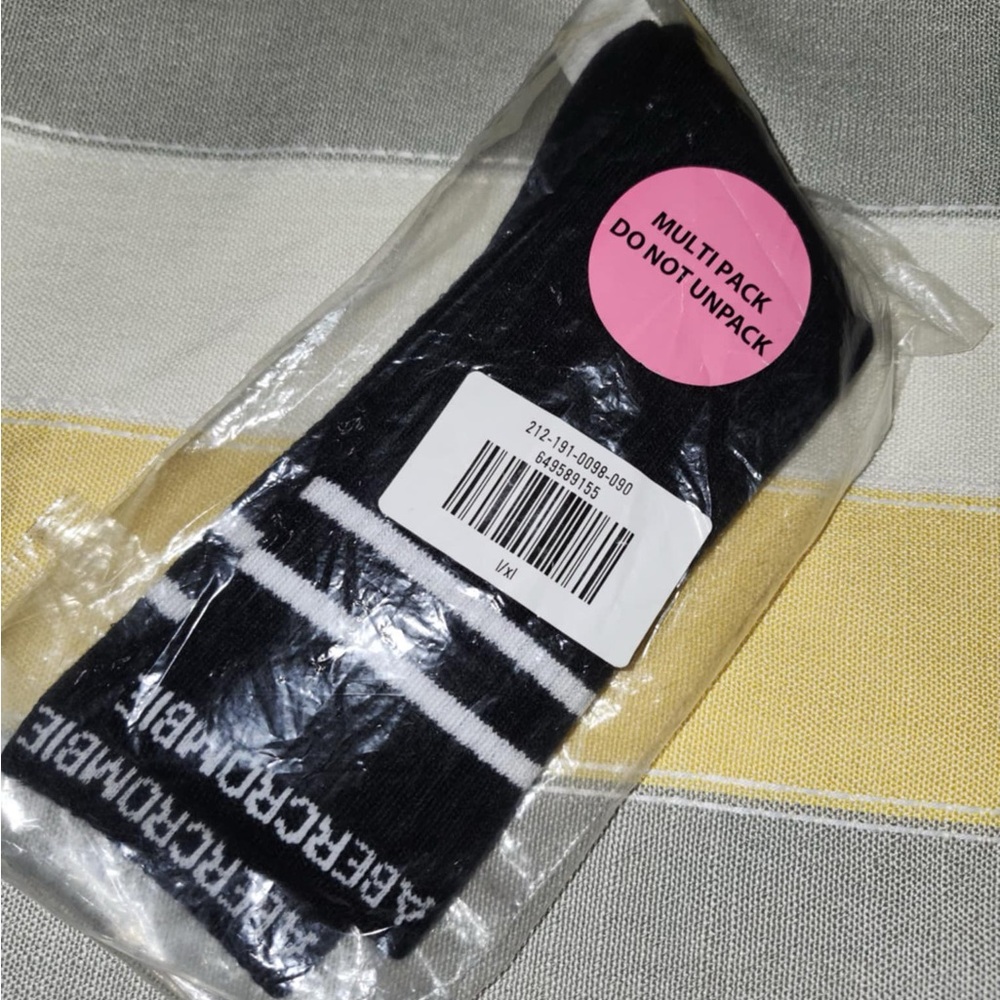 Abercrombie Kids Socks L/XL - Picture 2 of 3